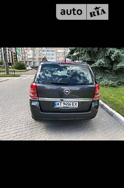 Минивэн Opel Zafira 2009 в Ивано-Франковске