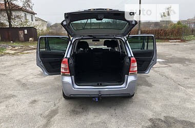 Минивэн Opel Zafira 2008 в 