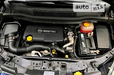 Минивэн Opel Zafira 2010 в 