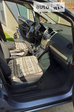 Минивэн Opel Zafira 2008 в 