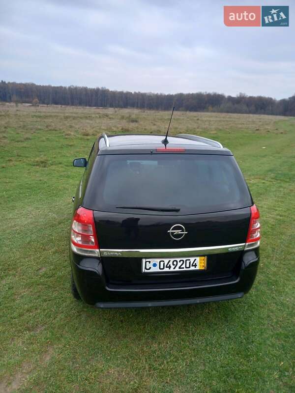 Мінівен Opel Zafira 2011 в Моршині