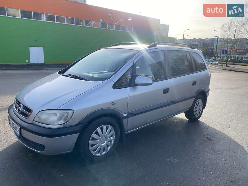 Минивэн Opel Zafira 2002 в Ровно