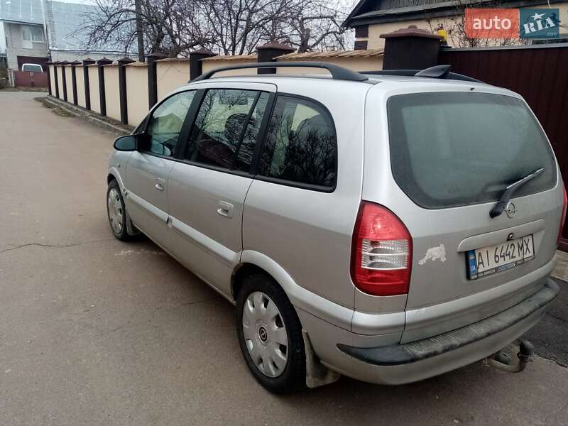 Минивэн Opel Zafira 2004 в Киеве
