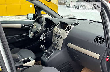 Минивэн Opel Zafira 2008 в Дубно