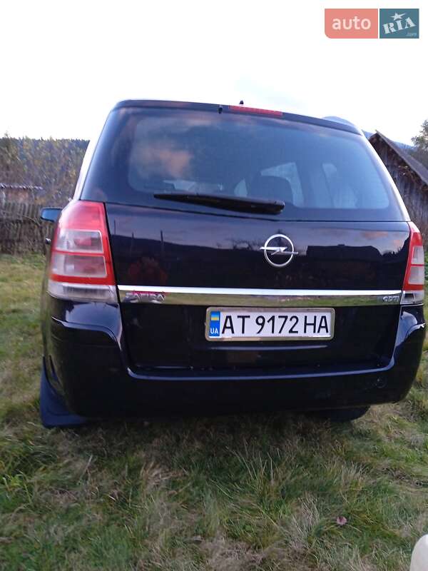 Минивэн Opel Zafira 2009 в Долине фото 4 Минивэн Opel Zafira 2009 в Долине