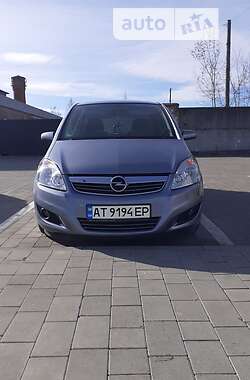 Минивэн Opel Zafira 2008 в 