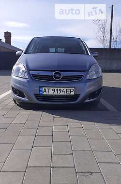 Минивэн Opel Zafira 2008 в 
