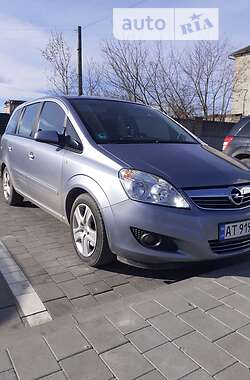 Минивэн Opel Zafira 2008 в 