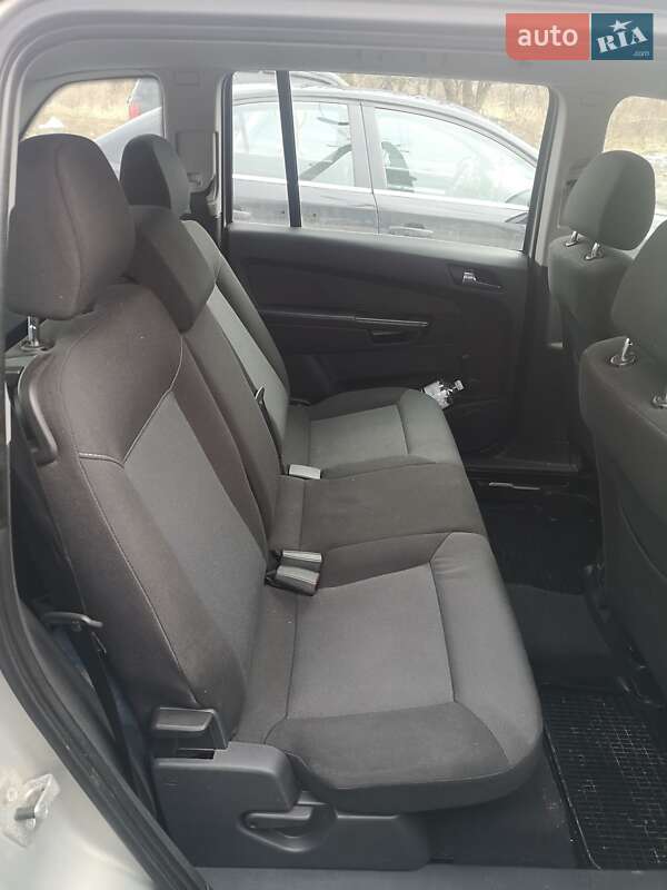 Минивэн Opel Zafira 2007 в Днепре