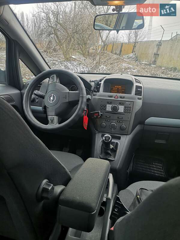 Минивэн Opel Zafira 2007 в Днепре