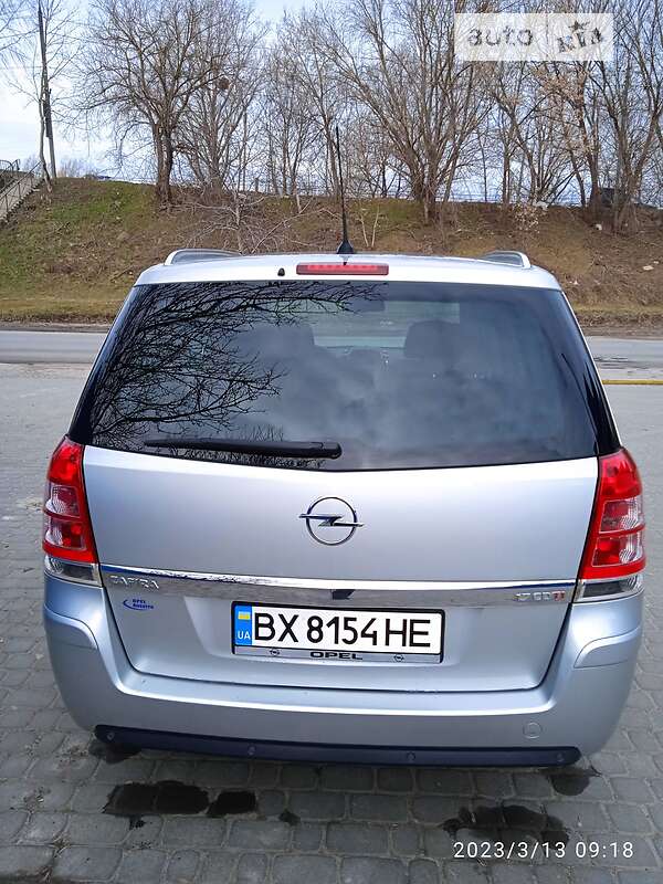 Минивэн Opel Zafira 2012 в Хмельницком
