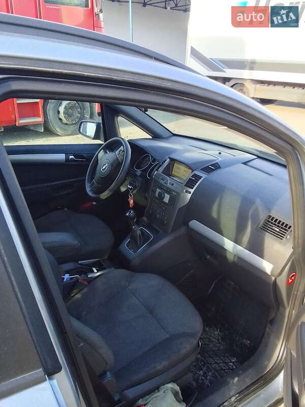 Минивэн Opel Zafira 2007 в Тернополе
