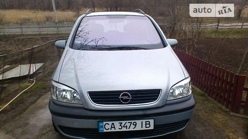 Мінівен Opel Zafira 2001 в Чигирину