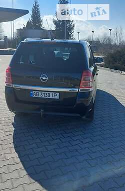 Минивэн Opel Zafira 2010 в Баре