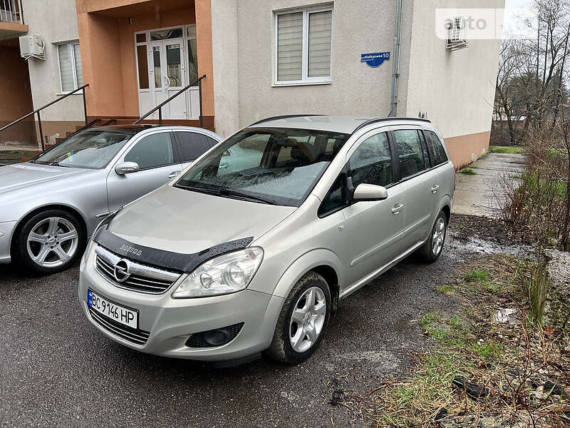 Минивэн Opel Zafira 2008 в Иршаве