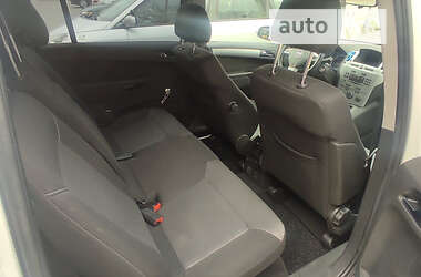 Минивэн Opel Zafira 2009 в Луцке