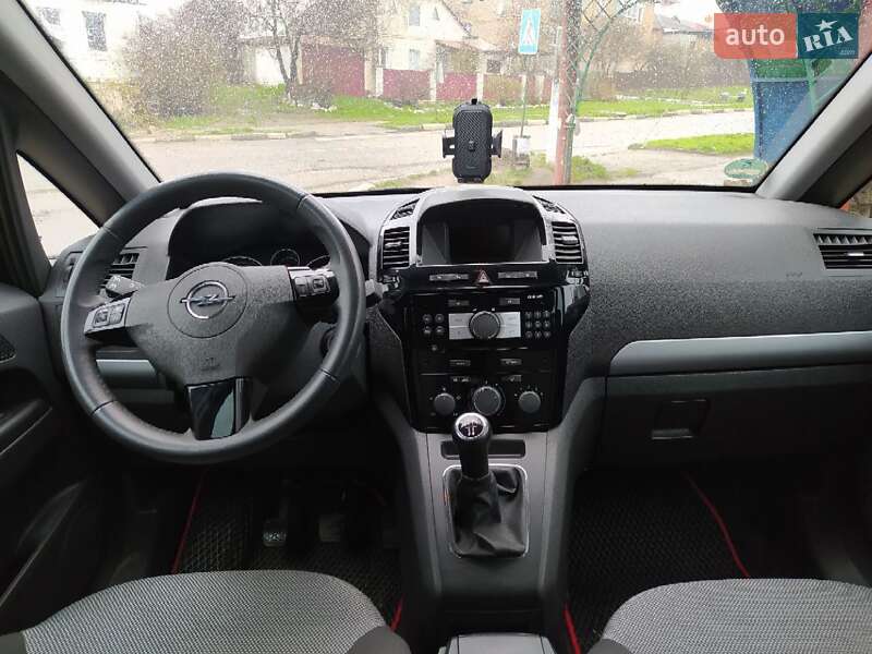 Мінівен Opel Zafira 2010 в Богуславі