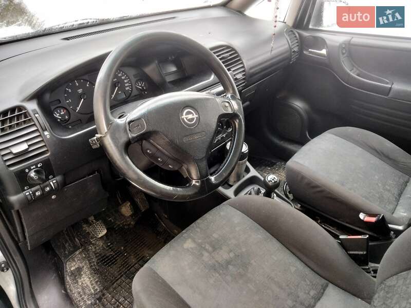 Мінівен Opel Zafira 2000 в Івано-Франківську