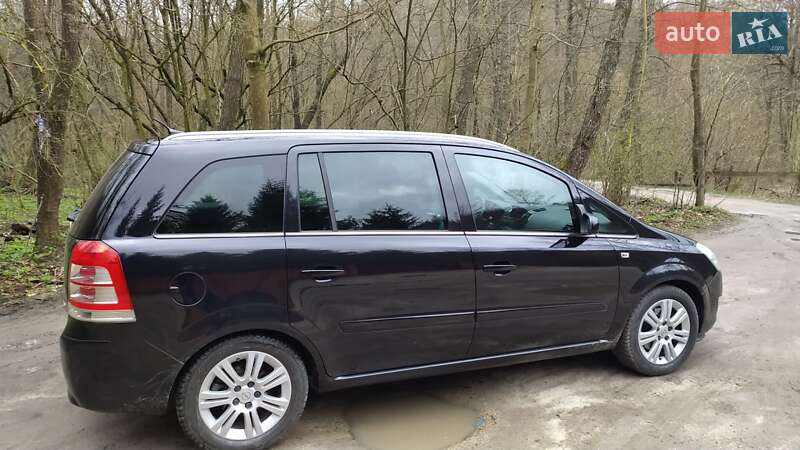 Минивэн Opel Zafira 2009 в Жовкве