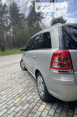 Минивэн Opel Zafira 2009 в Бершади