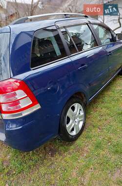 Минивэн Opel Zafira 2008 в 