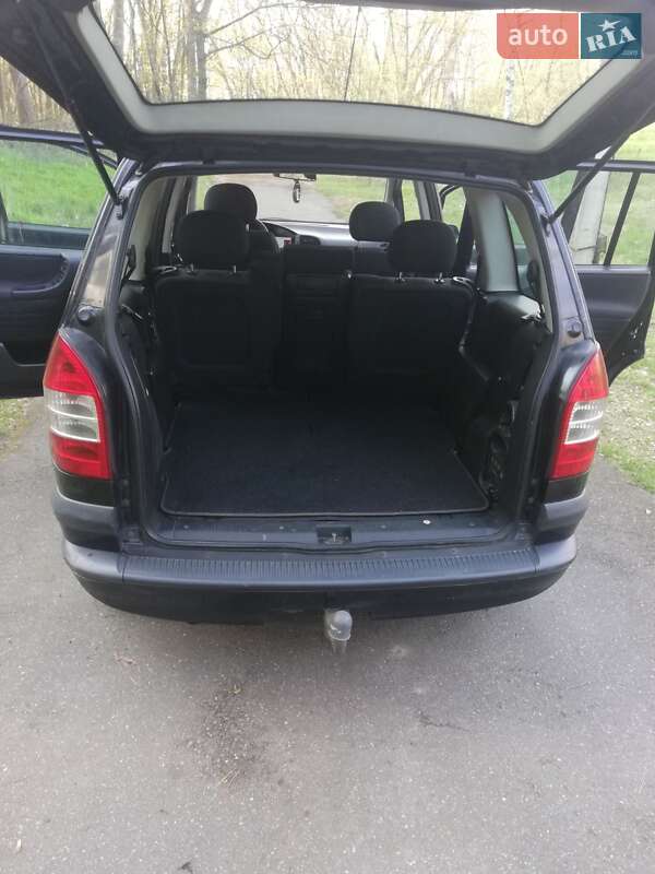 Мінівен Opel Zafira 2004 в Каневі