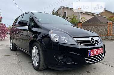 Минивэн Opel Zafira 2010 в 