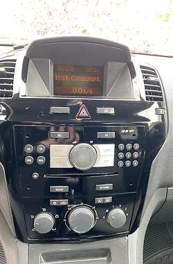 Минивэн Opel Zafira 2010 в 