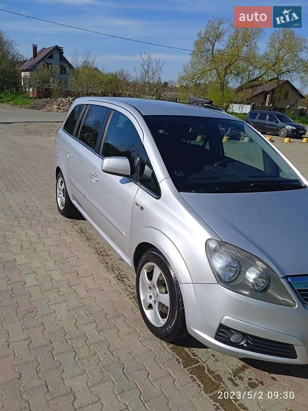 Мінівен Opel Zafira 2010 в Коломиї