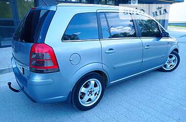 Минивэн Opel Zafira 2008 в Новояворовске