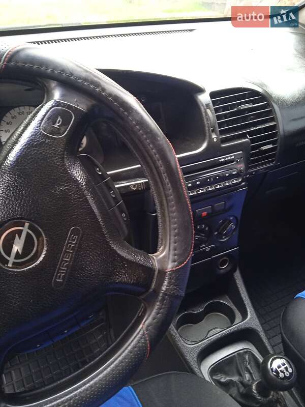 Минивэн Opel Zafira 2001 в Львове
