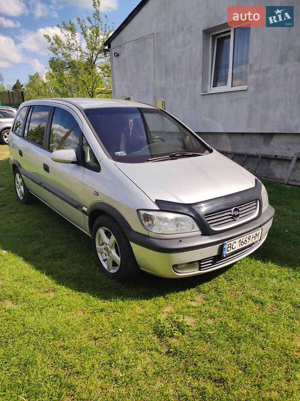 Минивэн Opel Zafira 2001 в Новояворовске