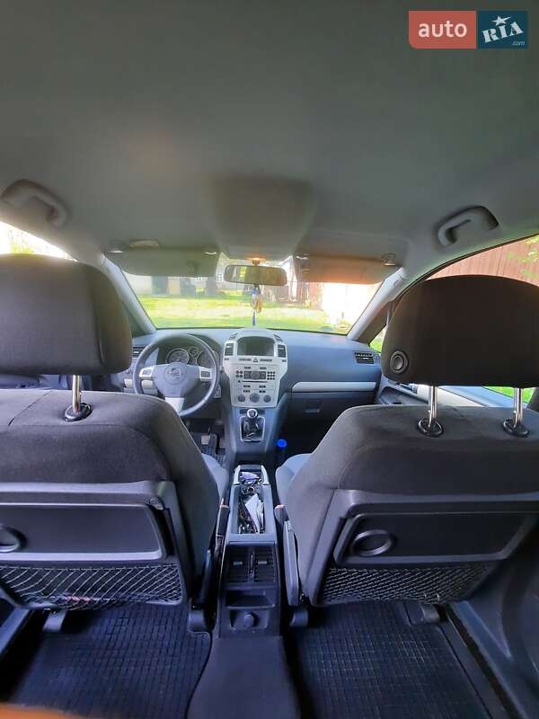 Минивэн Opel Zafira 2008 в Долине фото 5 Минивэн Opel Zafira 2008 в Долине