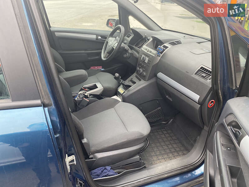 Мінівен Opel Zafira 2006 в Дніпрі