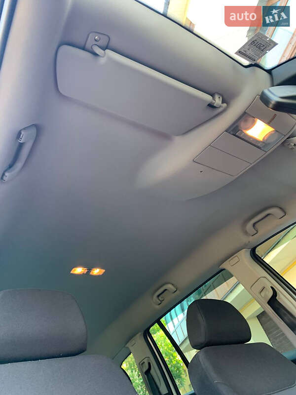 Минивэн Opel Zafira 2008 в Черновцах