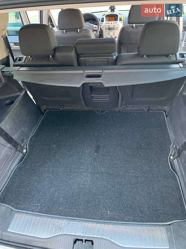 Минивэн Opel Zafira 2008 в Черновцах