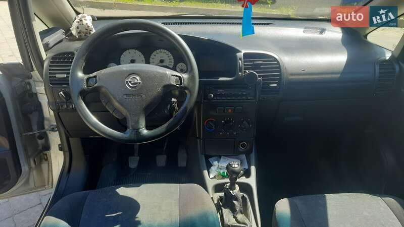 Минивэн Opel Zafira 2001 в Мукачево