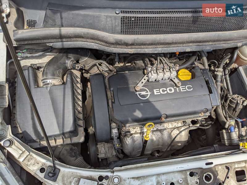 Мінівен Opel Zafira 2012 в Конотопі