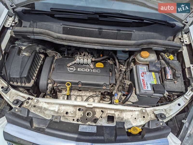 Мінівен Opel Zafira 2012 в Конотопі