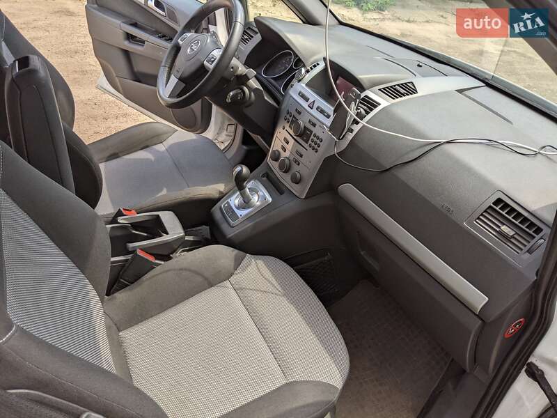 Мінівен Opel Zafira 2012 в Конотопі