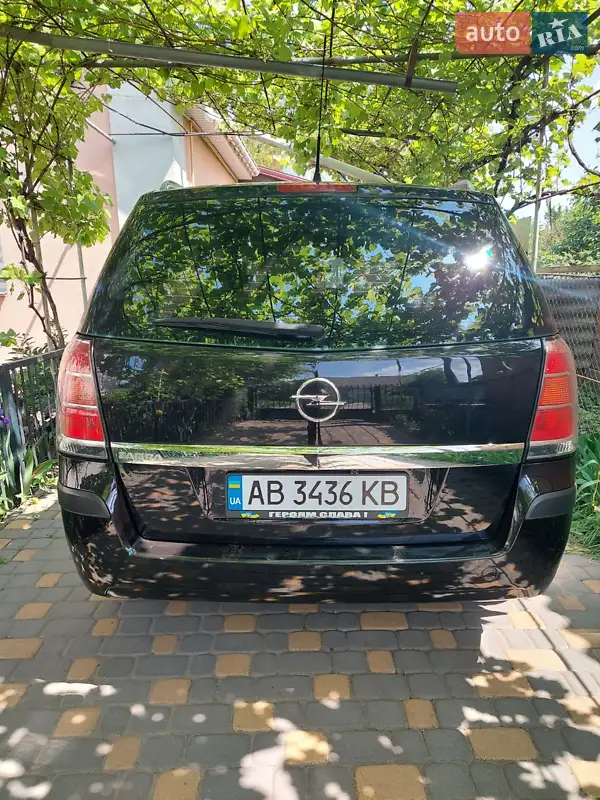 Минивэн Opel Zafira 2007 в 