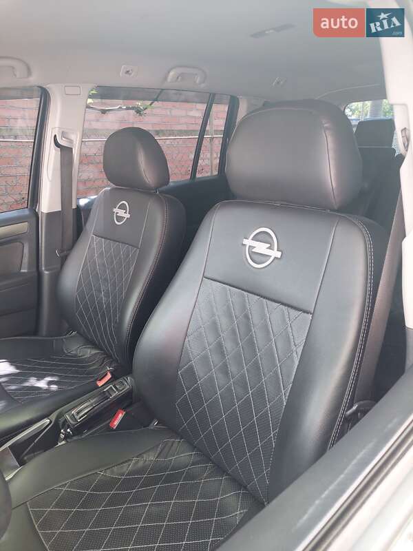Минивэн Opel Zafira 2007 в Калиновке