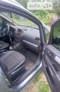Минивэн Opel Zafira 2006 в 