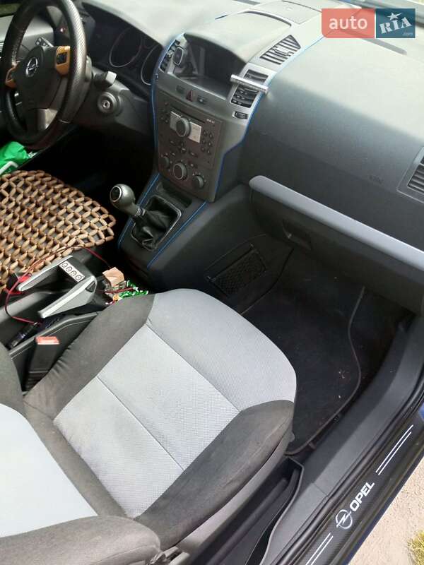 Мінівен Opel Zafira 2006 в Калинівці