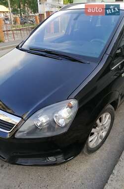 Минивэн Opel Zafira 2005 в 