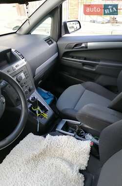 Минивэн Opel Zafira 2005 в 