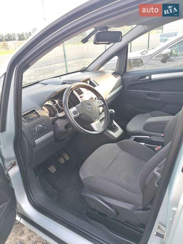 Минивэн Opel Zafira 2009 в Львове