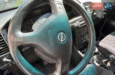 Минивэн Opel Zafira 2001 в 