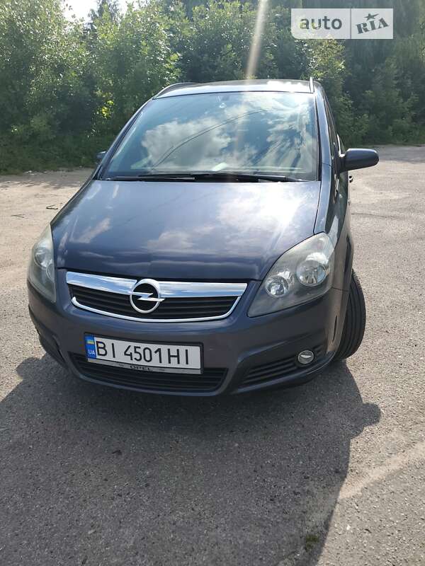 Минивэн Opel Zafira 2007 в Полтаве