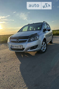 Минивэн Opel Zafira 2011 в Каменец-Подольском